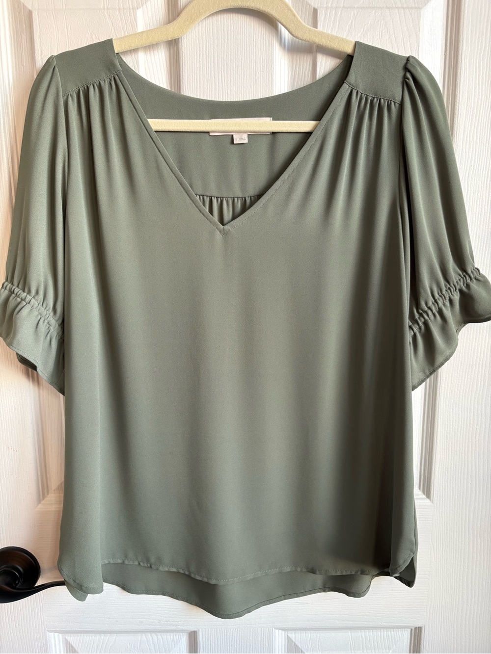 LOFT Olive Green V-Neck Puff Short-Sleeve Blouse, Size Small